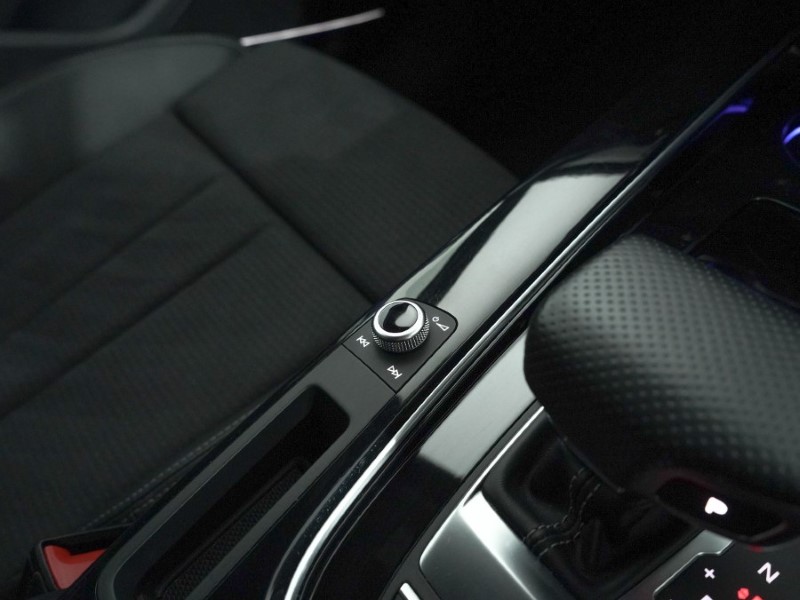 2022 (22) AUDI A4 35 TFSI Black Edition 5dr S Tronic 4981654