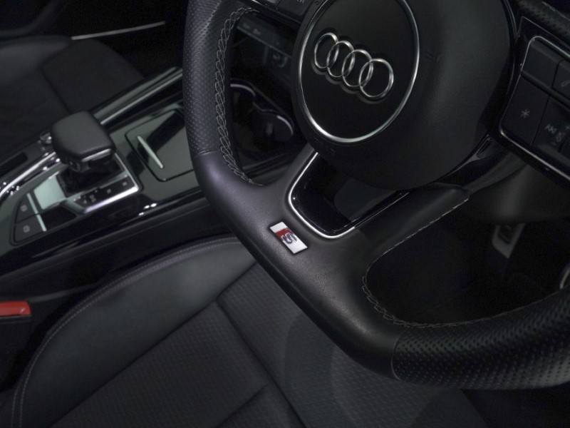 2022 (22) AUDI A4 35 TFSI Black Edition 5dr S Tronic 4981643