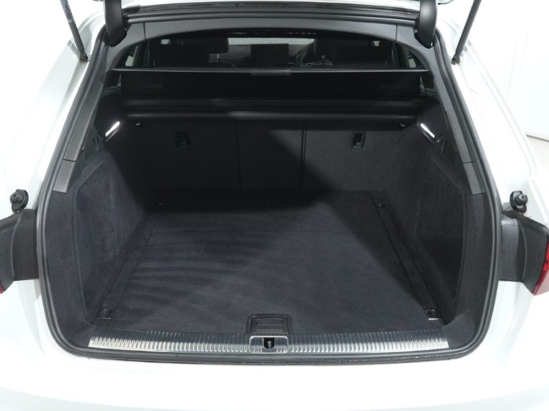 2022 (22) AUDI A4 35 TFSI Black Edition 5dr S Tronic 4981623