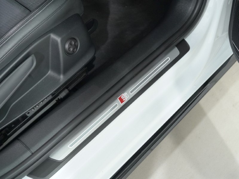 2022 (22) AUDI A4 35 TFSI Black Edition 5dr S Tronic 4981640