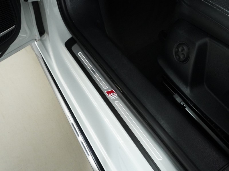 2022 (22) AUDI A4 35 TFSI Black Edition 5dr S Tronic 4981626