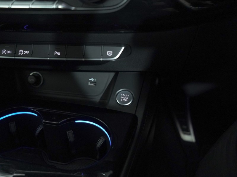 2022 (22) AUDI A4 35 TFSI Black Edition 5dr S Tronic 4981655