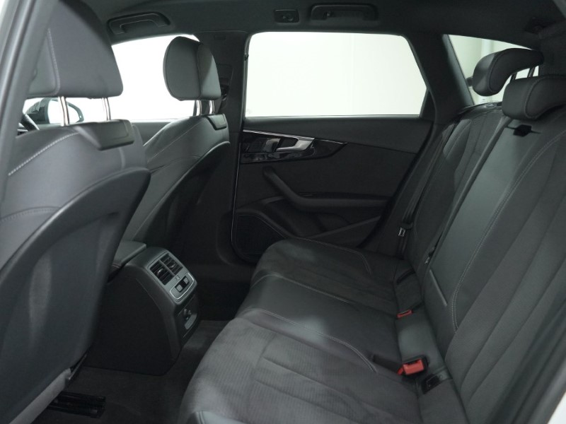 2022 (22) AUDI A4 35 TFSI Black Edition 5dr S Tronic 4981629