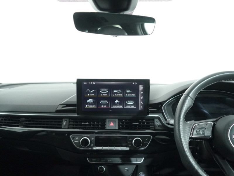 2022 (22) AUDI A4 35 TFSI Black Edition 5dr S Tronic 4981630