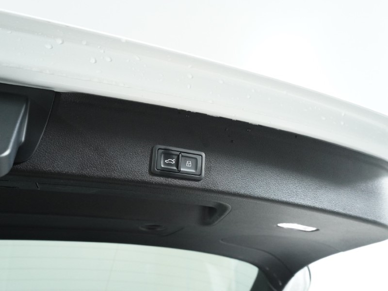 2022 (22) AUDI A4 35 TFSI Black Edition 5dr S Tronic 4981624