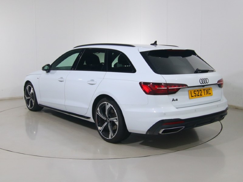 2022 (22) AUDI A4 35 TFSI Black Edition 5dr S Tronic