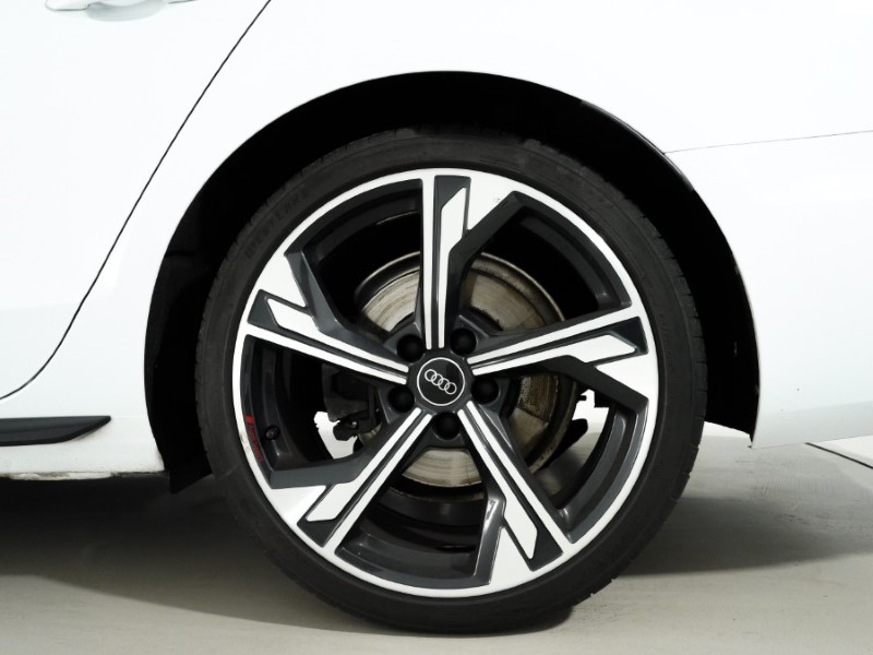 2022 (22) AUDI A4 35 TFSI Black Edition 5dr S Tronic 4981625