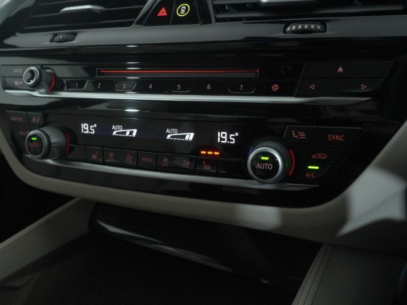 2018 (18) BMW 5 SERIES 520d M Sport 4dr Auto 4987828