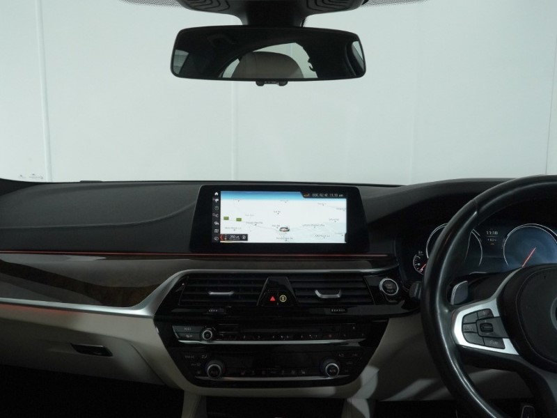 2018 (18) BMW 5 SERIES 520d M Sport 4dr Auto 4987809