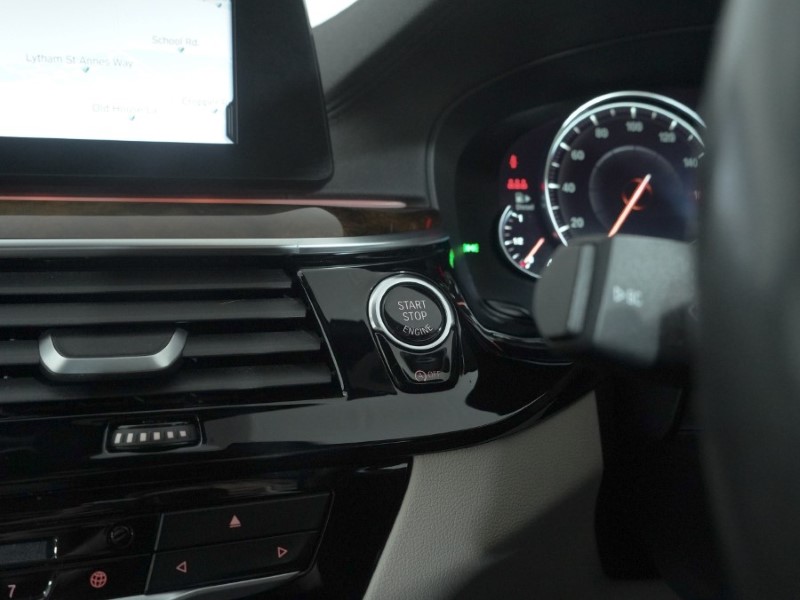 2018 (18) BMW 5 SERIES 520d M Sport 4dr Auto 4987829