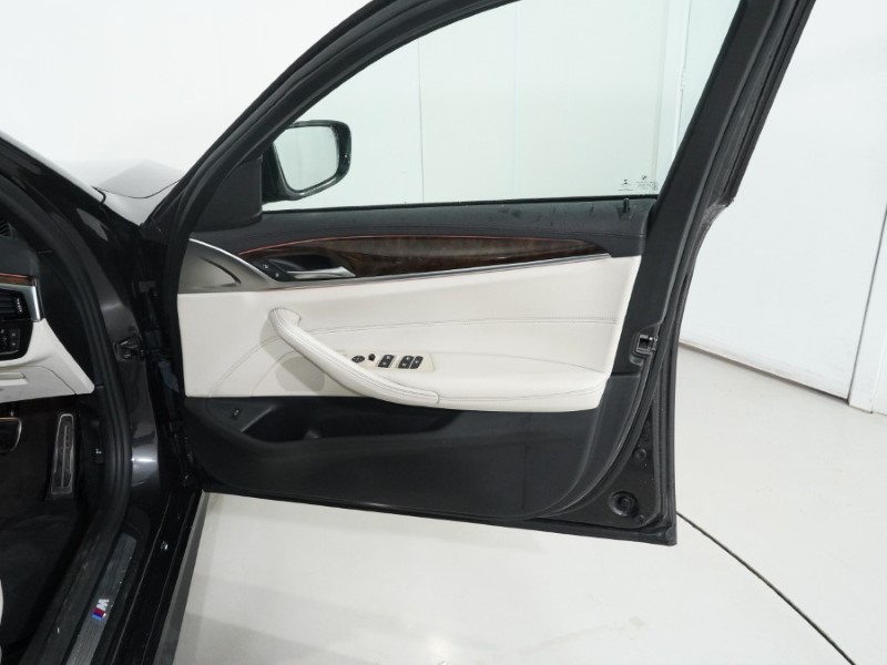 2018 (18) BMW 5 SERIES 520d M Sport 4dr Auto 4987817