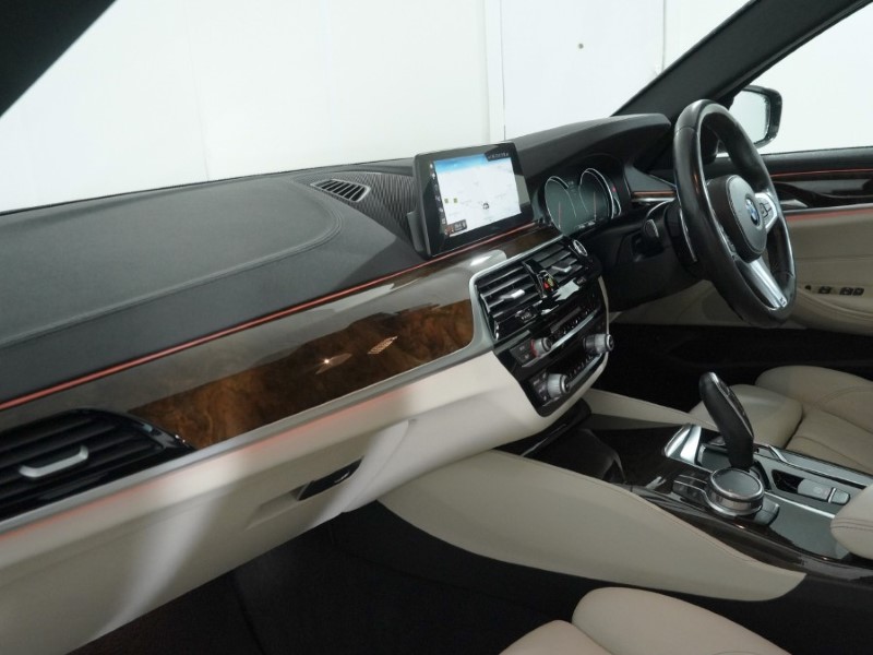 2018 (18) BMW 5 SERIES 520d M Sport 4dr Auto 4987806