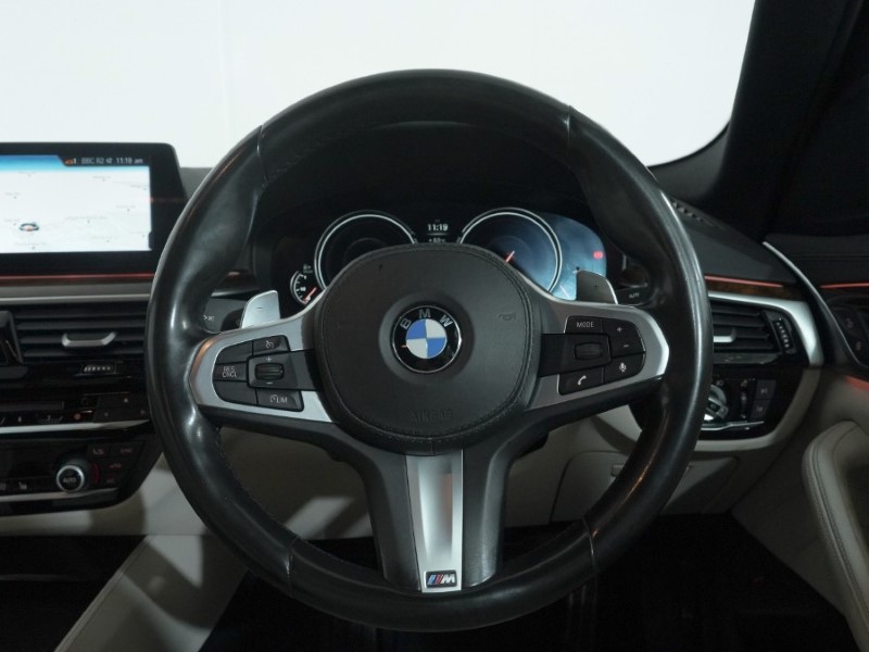 2018 (18) BMW 5 SERIES 520d M Sport 4dr Auto 4987811