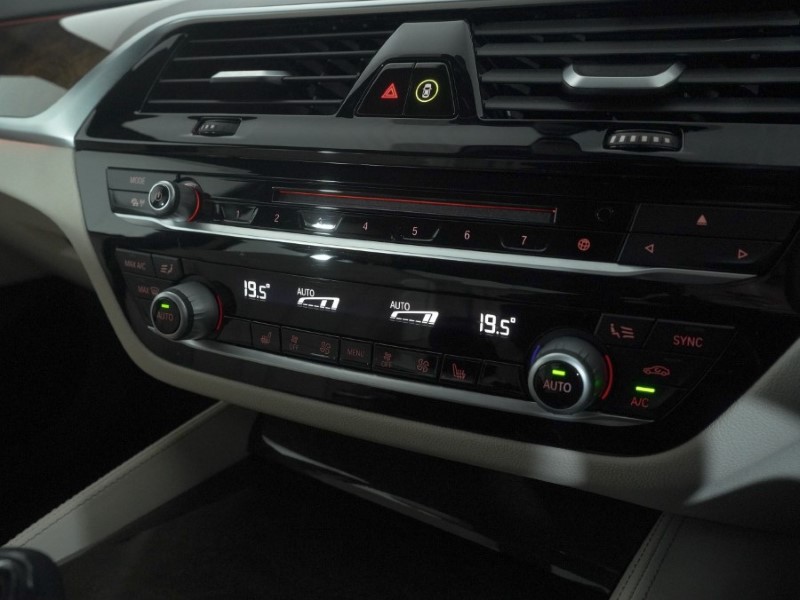 2018 (18) BMW 5 SERIES 520d M Sport 4dr Auto 4987825