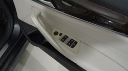 2018 (18) BMW 5 SERIES 520d M Sport 4dr Auto 4987818