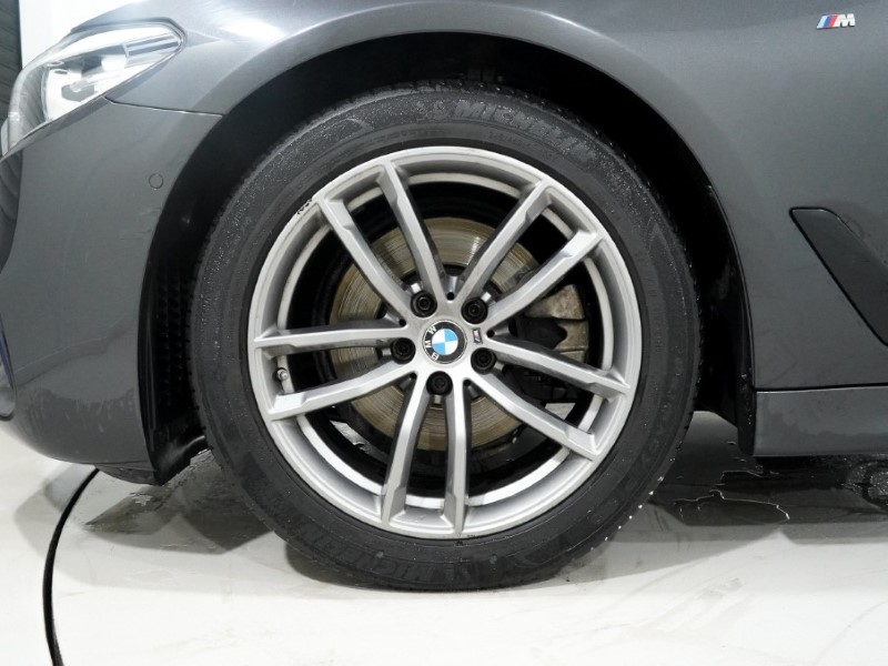 2018 (18) BMW 5 SERIES 520d M Sport 4dr Auto 4987844