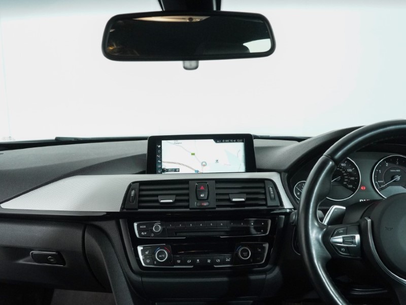 2017 (17) BMW 4 SERIES 420d [190] xDrive M Sport 2dr Auto [Prof Media] 4997015