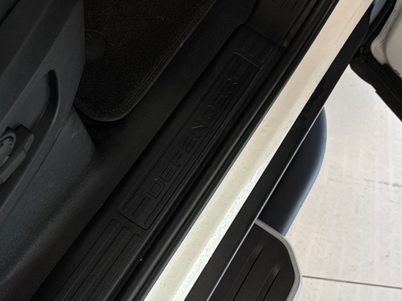 2022 (72) LAND ROVER DEFENDER 3.0 D250 SE 110 5dr Auto 4953796