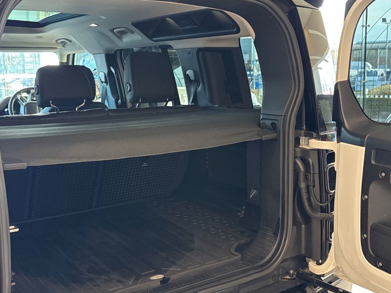 2022 (72) LAND ROVER DEFENDER 3.0 D250 SE 110 5dr Auto 4953813