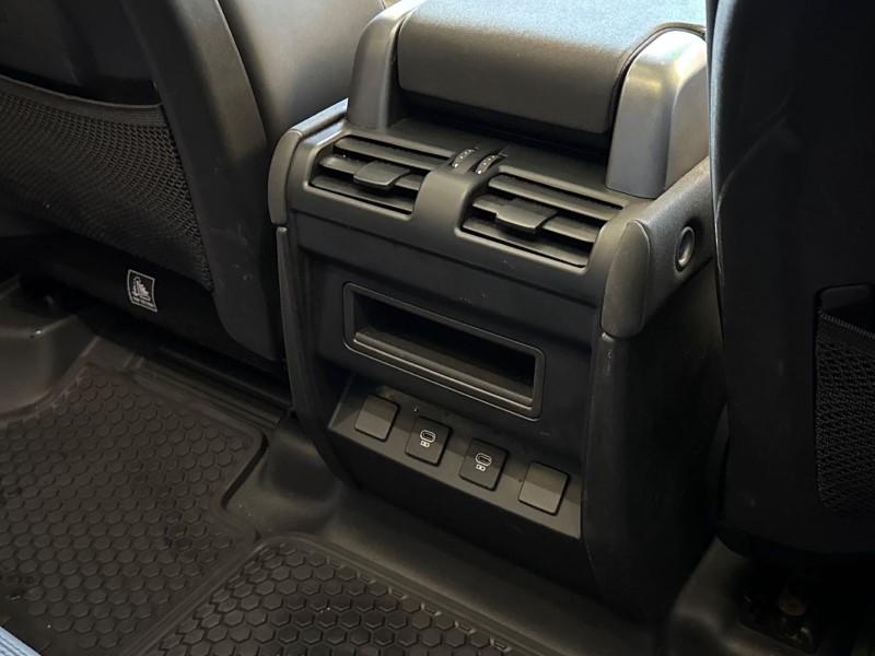 2022 (72) LAND ROVER DEFENDER 3.0 D250 SE 110 5dr Auto 4953794