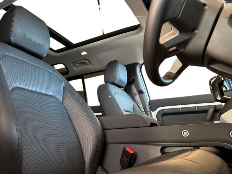 2022 (72) LAND ROVER DEFENDER 3.0 D250 SE 110 5dr Auto 4953802