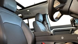 2022 (72) LAND ROVER DEFENDER 3.0 D250 SE 110 5dr Auto 4953802