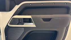 2022 (72) LAND ROVER DEFENDER 3.0 D250 SE 110 5dr Auto 4953798