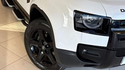 2022 (72) LAND ROVER DEFENDER 3.0 D250 SE 110 5dr Auto 4953815