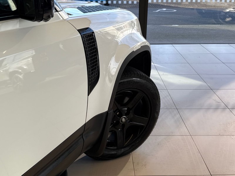 2022 (72) LAND ROVER DEFENDER 3.0 D250 SE 110 5dr Auto 4953822