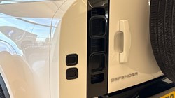 2022 (72) LAND ROVER DEFENDER 3.0 D250 SE 110 5dr Auto 4953795