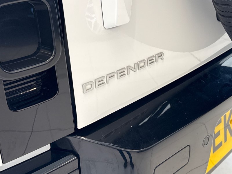 2022 (72) LAND ROVER DEFENDER 3.0 D250 SE 110 5dr Auto 4953819