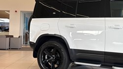 2022 (72) LAND ROVER DEFENDER 3.0 D250 SE 110 5dr Auto 4953826