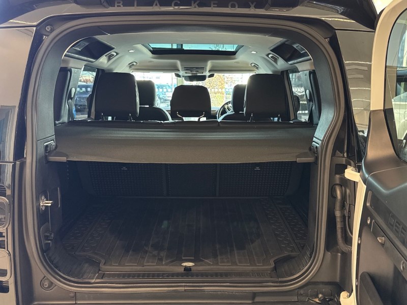 2022 (72) LAND ROVER DEFENDER 3.0 D250 SE 110 5dr Auto 4953786