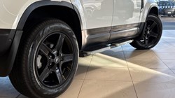 2022 (72) LAND ROVER DEFENDER 3.0 D250 SE 110 5dr Auto 4953821