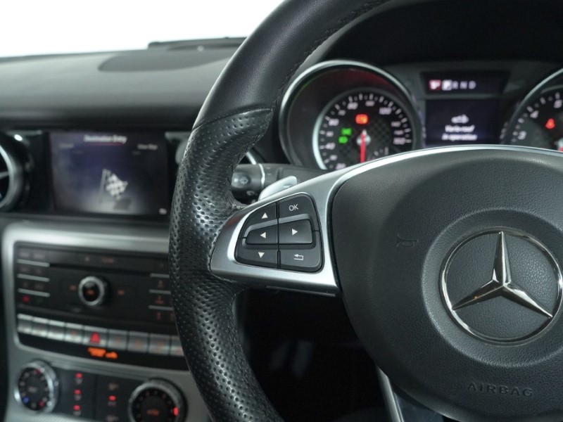 2018 (18) MERCEDES-BENZ SLC 300 AMG Line 2dr 9G-Tronic 5001412