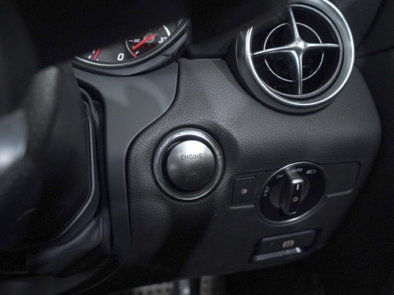 2018 (18) MERCEDES-BENZ SLC 300 AMG Line 2dr 9G-Tronic 5001428