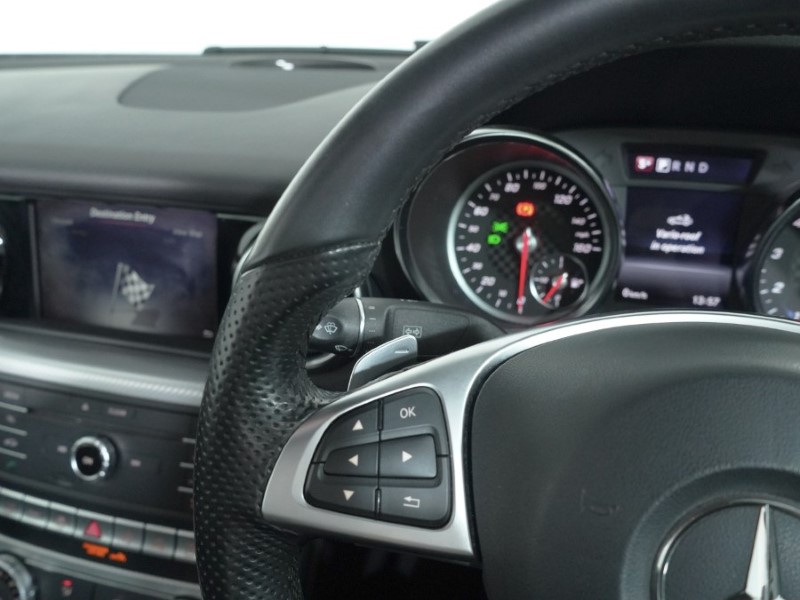 2018 (18) MERCEDES-BENZ SLC 300 AMG Line 2dr 9G-Tronic 5001413