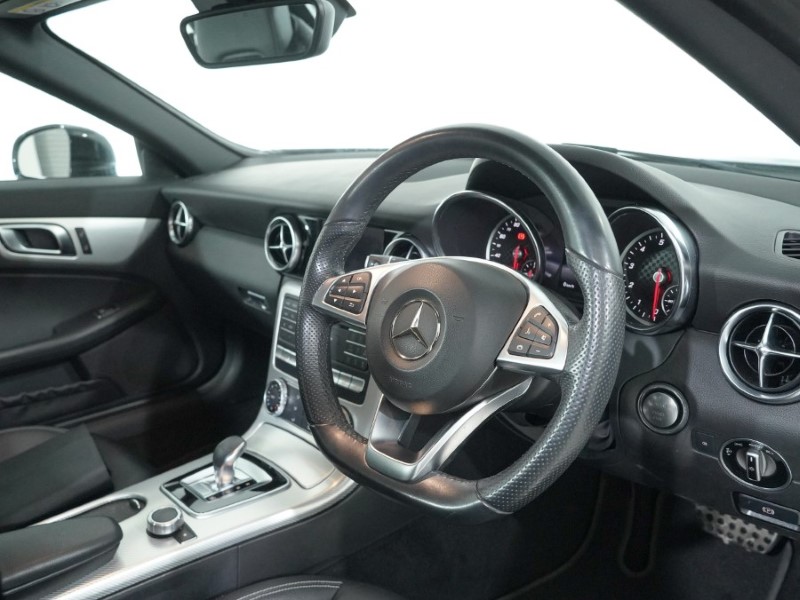 2018 (18) MERCEDES-BENZ SLC 300 AMG Line 2dr 9G-Tronic 5001395