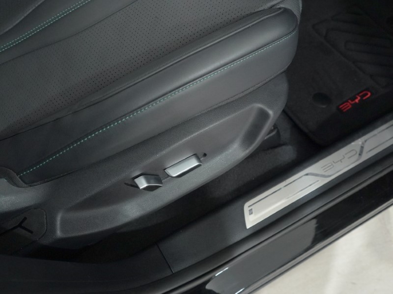 2025 (25) BYD SEAL U 1.5 DM-i AWD Design 5dr Auto 5013863