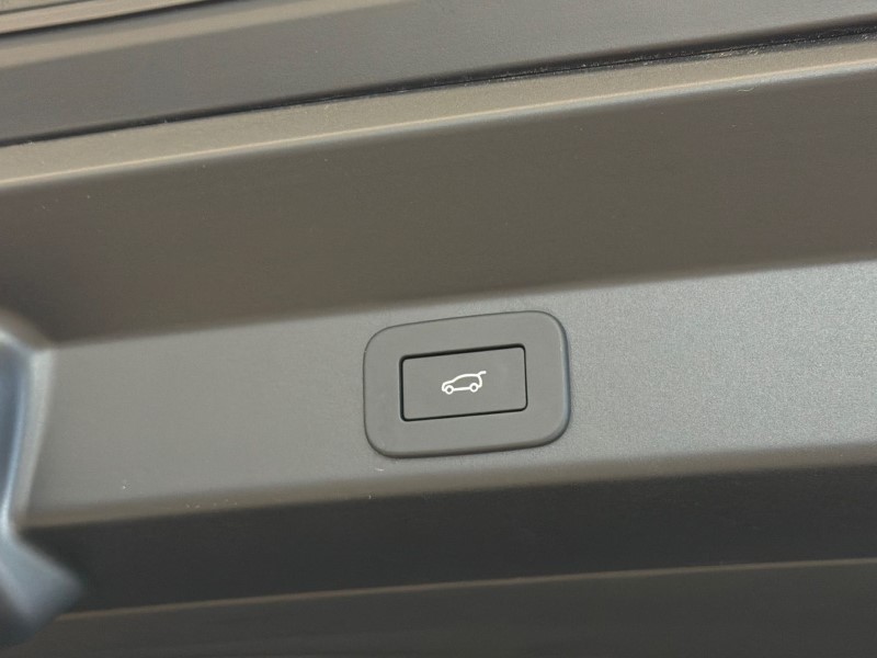 2026 (75) LAND ROVER RANGE ROVER SPORT 4.4 P635 V8 SV 5dr Auto 5260865