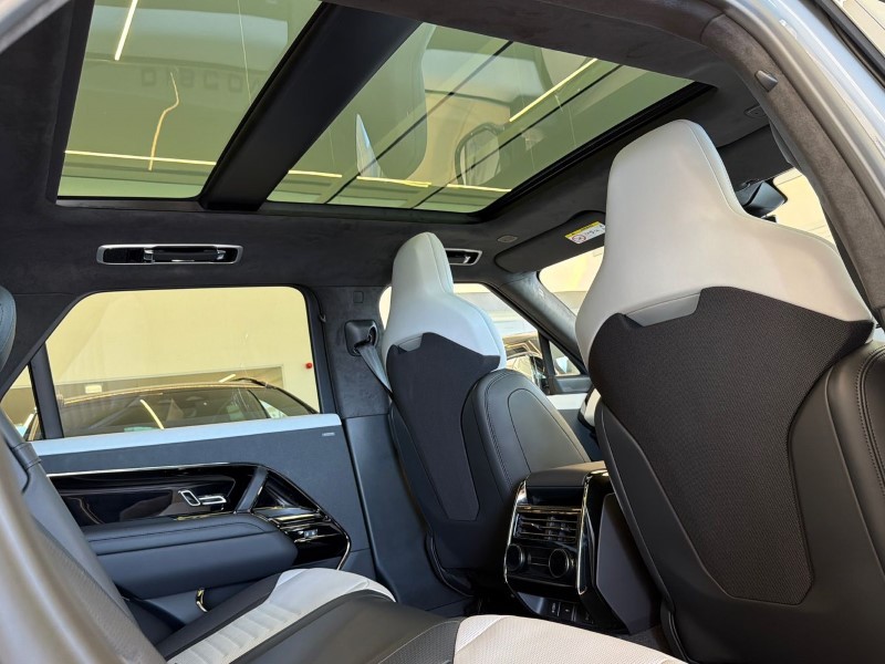 2026 (75) LAND ROVER RANGE ROVER SPORT 4.4 P635 V8 SV 5dr Auto 5260846