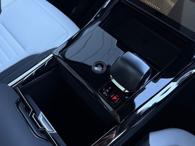 2026 (75) LAND ROVER RANGE ROVER SPORT 4.4 P635 V8 SV 5dr Auto 5260838