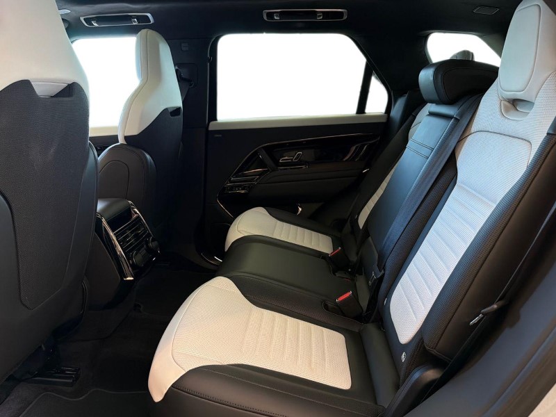 2026 (75) LAND ROVER RANGE ROVER SPORT 4.4 P635 V8 SV 5dr Auto 5260829