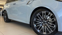 2026 (75) LAND ROVER RANGE ROVER SPORT 4.4 P635 V8 SV 5dr Auto 5260869