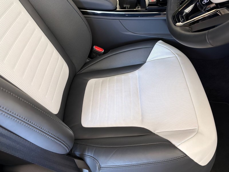 2026 (75) LAND ROVER RANGE ROVER SPORT 4.4 P635 V8 SV 5dr Auto 5260850