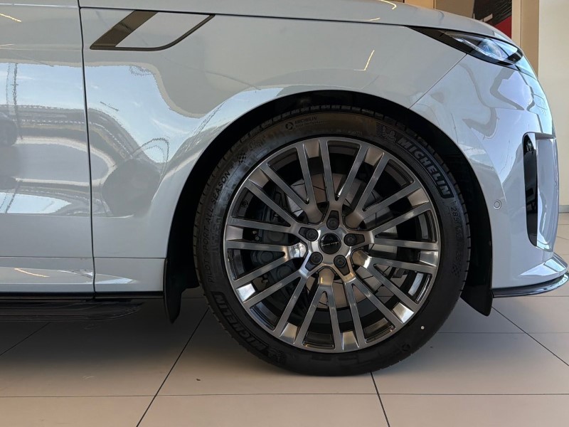 2026 (75) LAND ROVER RANGE ROVER SPORT 4.4 P635 V8 SV 5dr Auto 5260833