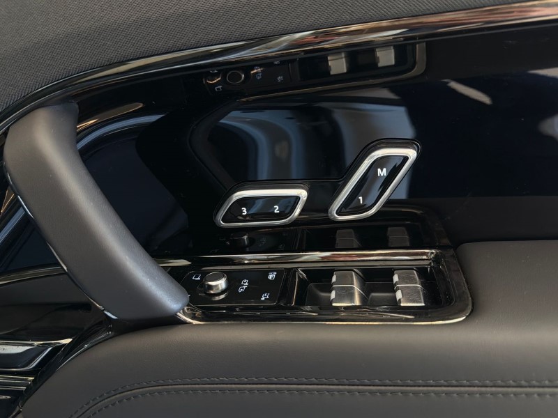 2026 (75) LAND ROVER RANGE ROVER SPORT 4.4 P635 V8 SV 5dr Auto 5260849