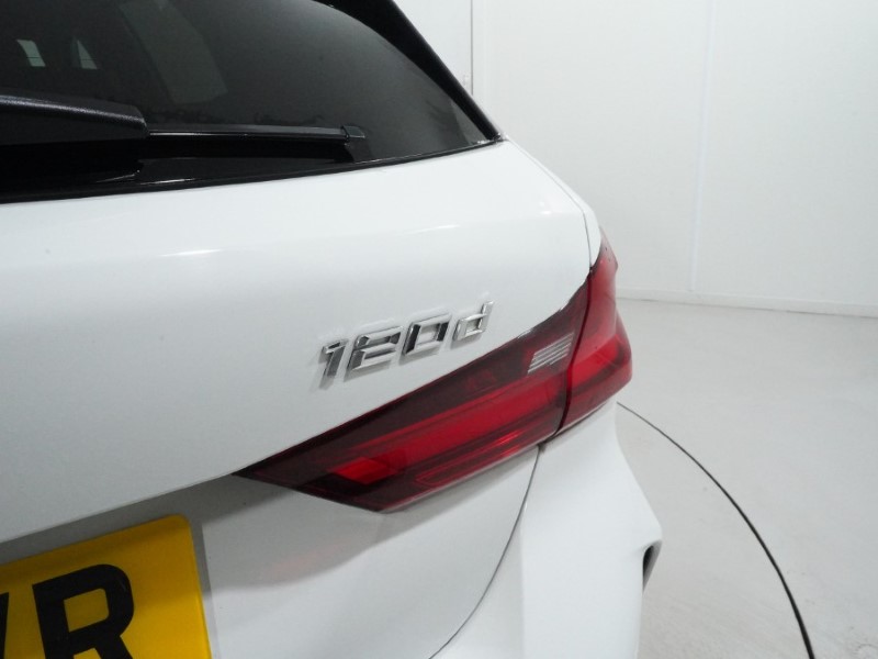 2020 (20) BMW 1 SERIES 120d xDrive M Sport 5dr Step Auto 5055001