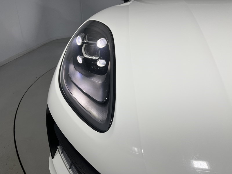 2020 (20) PORSCHE MACAN 5dr PDK 5052037