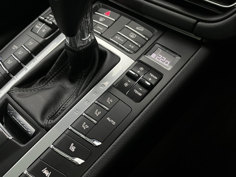 2020 (20) PORSCHE MACAN 5dr PDK 5052028